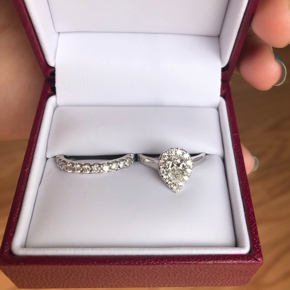 Helzberg Diamonds Jewelry - SOLD